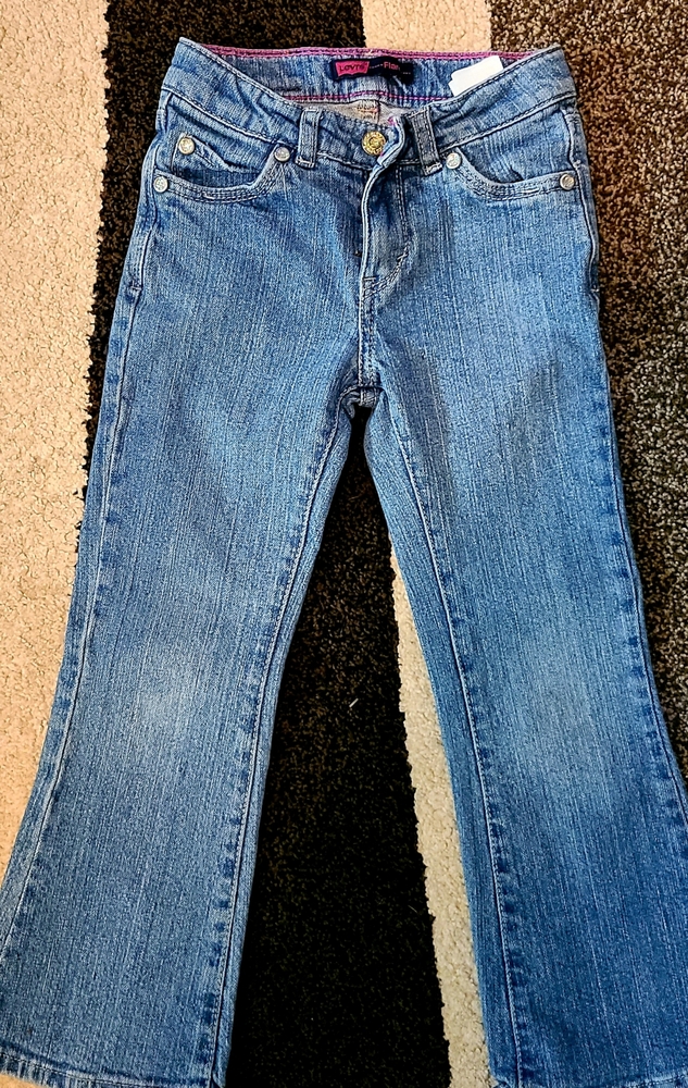 4/$20 Girl's Levi Flare Jeans Size 6